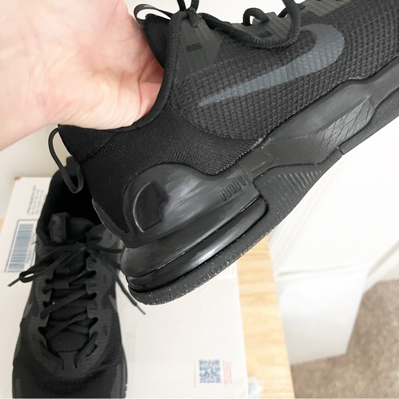 Nike Air Max Men's Black Athletic Sneakers 10 - Picture 7 of 16